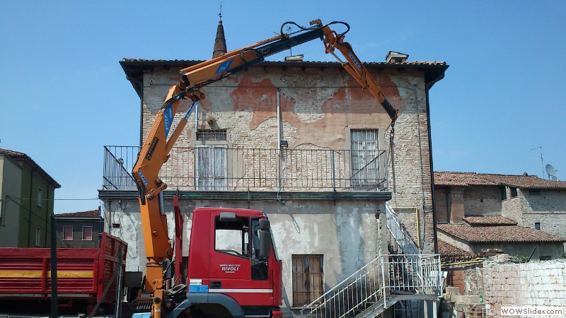Camion con gru