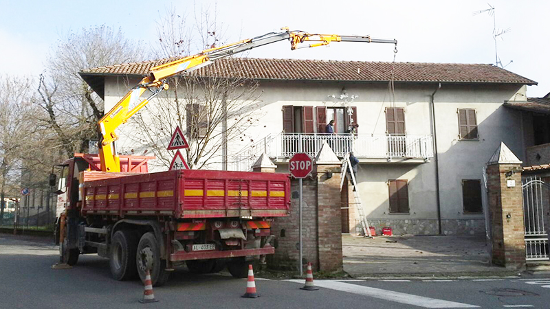 Camion con gru